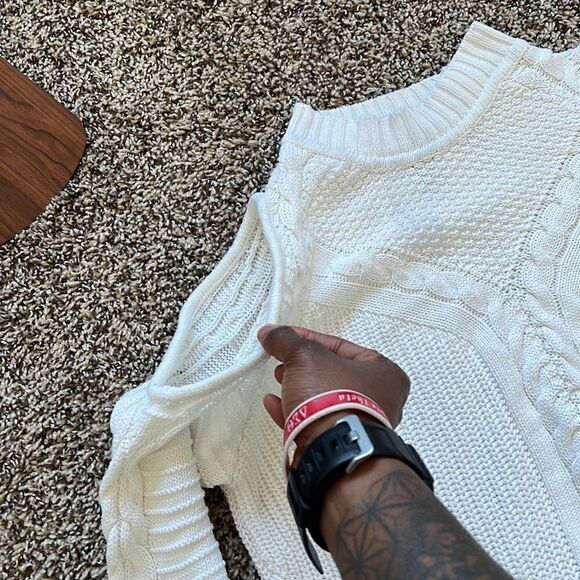 White sweater size small - Picture 2 of 3